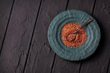 Kavanozda kırmızı kinoa tohumları - Chenopodium kinoa