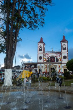 La Union, Antioquia / Kolombiya - 21 Kasım 2021. Parroquia Nuestra Seora De Las Mercedes, Kolombiya 'da bir Katolik tapınağıdır.