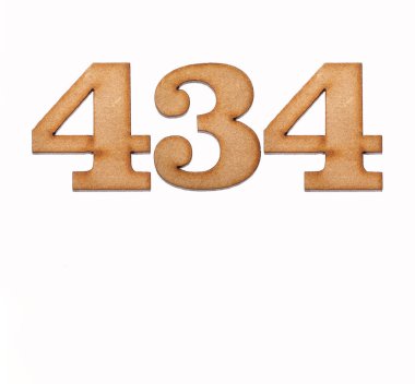 Tahta 434 numara, beyaz arka planda izole edilmiş.