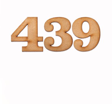 439 numara - Beyaz arkaplanda izole edilmiş bir tahta parçası