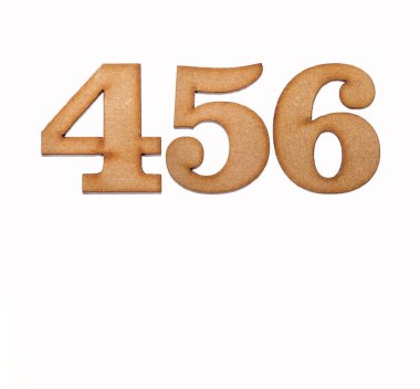 Tahta 456 numara, beyaz arka planda izole edilmiş.