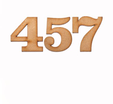 457 numara - Beyaz arkaplanda izole edilmiş bir tahta parçası