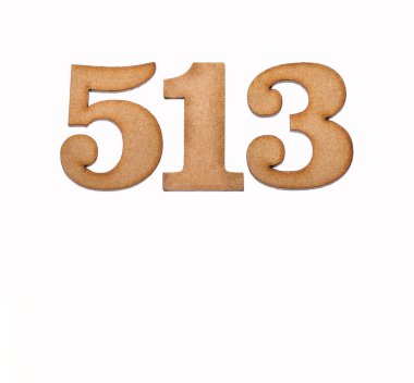 513 numara tahta, beyaz arka planda izole edilmiş.
