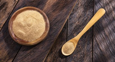 Lepidium meyenii Ahşap kasede Maca tozu