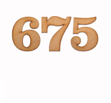 Tahtada 675 numara, beyaz arka planda izole edilmiş.