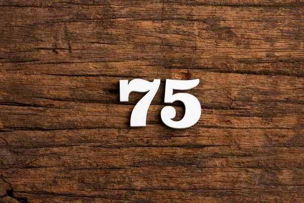 Numer Kawałek Rustykalnym Tle Drewna — Zdjęcie stockowe