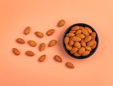 Prunus dulcis - Kâsede organik soyulmuş badem