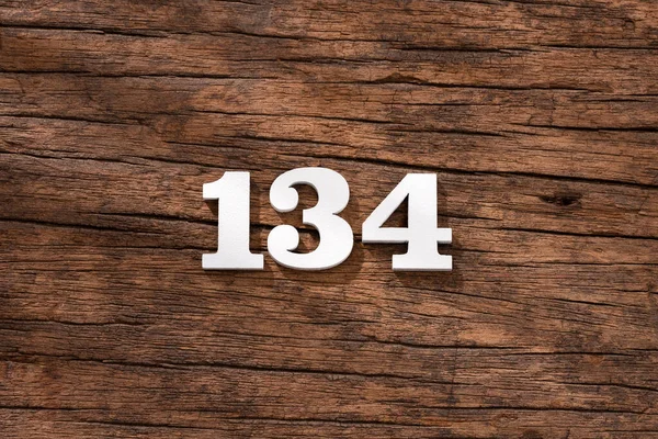 Номер 134 Дереве Изолирован Деревенском Фоне — стоковое фото