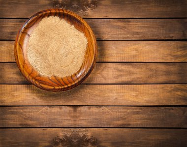 Tahta kasede Maca tozu - Lepidium meyenii.