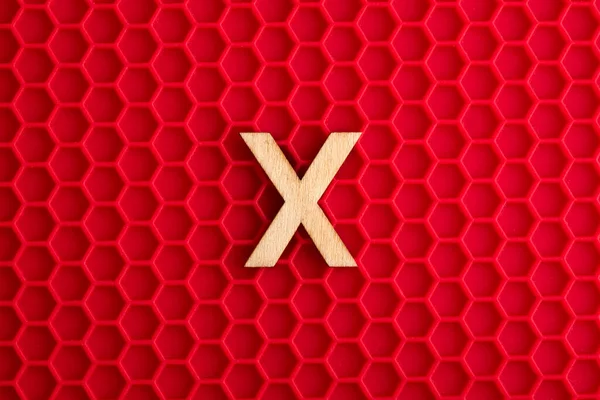 Capital Letter White Piece Silicone Background Red Hexagons — ストック写真