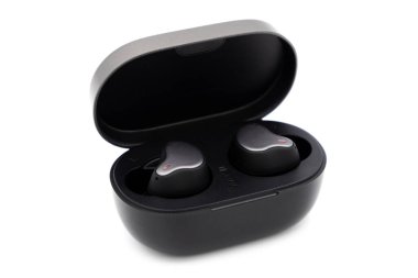 Beyaz arkaplanda izole olursa diye bir çift gerçek kablosuz kulaklık