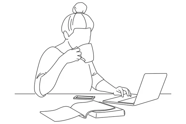 Woman Sitting Office Desk Enjoying Her Cup Coffee While Working — Vector de stock