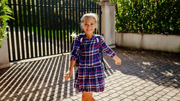Back School Happy Girl Backpack Teenager School Kid Runs School — Stok fotoğraf