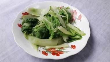 Taze haşlanmış sebze, salata ya da Endonezya 'dan Lalapan.