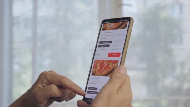 Girl Orders Pizza Home Internet Woman Standing Her Kitchen Ordering — Vídeo de Stock