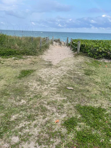 Sahil Yolu Florida Plajı 1