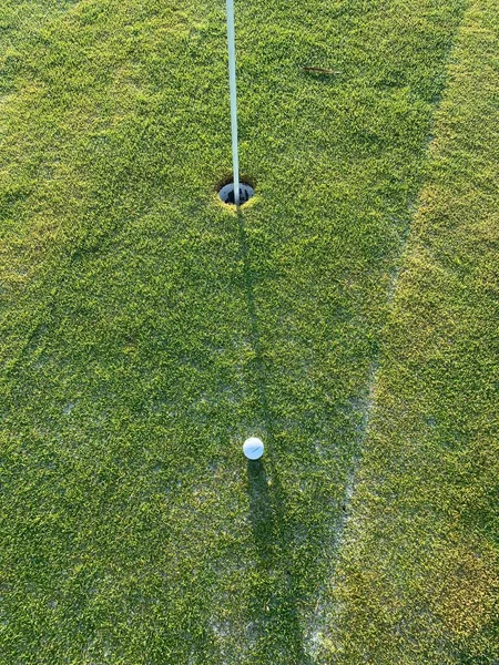 Yeşil Topta Golf Topu
