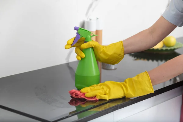Close Shot Female Hands Holding Bottle Spray Rag Cleaning Stove — Stock Photo, Image