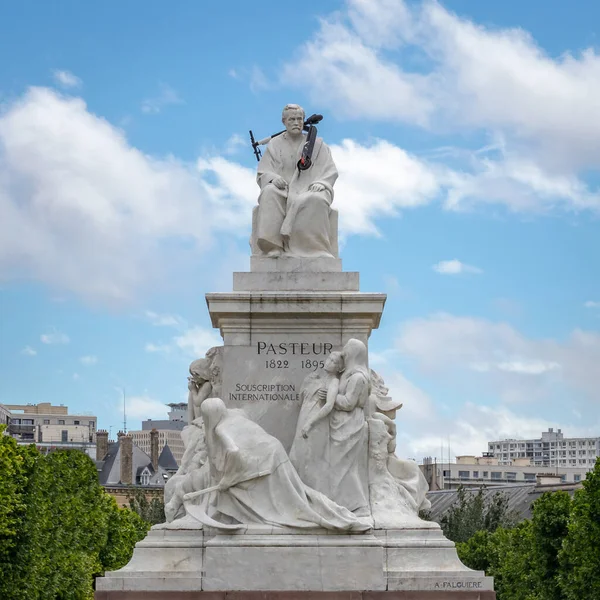 Paris France June 2019 Louis Pasteur Statue Kick Scooter Mounted — стоковое фото