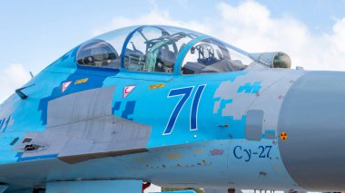 SIAULIAI / LITHUANIA - 27 Temmuz 2019: Siauliai Hava Üssü 'nde Falcon Wings 2019 hava gösterisinde Ukrayna Hava Kuvvetleri Sukhoi Su-27 savaş uçağı statik görüntüsü