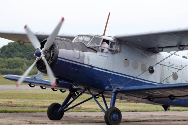 KAUNAS / LITHUANIA - 10 Ağustos 2019: Litvanya LY-AEX Antonov An-2 nakliye uçakları S. Darius ve S. Girnas Havalimanı 'nda, Aleksotas, Kaunas, Litvanya