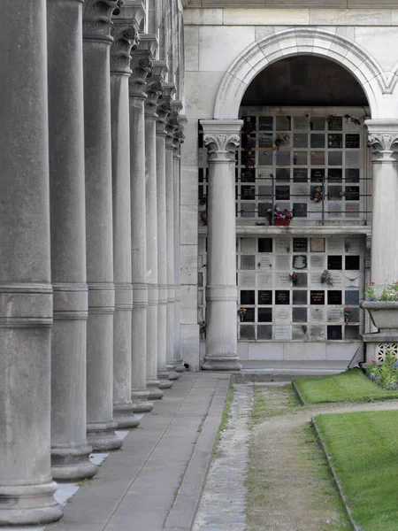 Columbarium Στο Νεκροταφείο Pere Lachaise Στο Παρίσι — Φωτογραφία Αρχείου