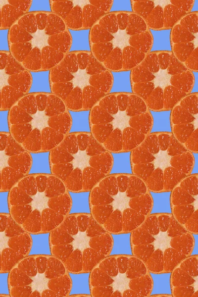 파란색 배경에 물기없는 오렌지 고품질 — 스톡 사진