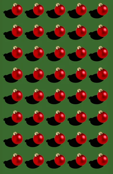 Nahtlose Rote Weihnachtskugeln Auf Grünem Hintergrund Hochwertiges Foto — Stockfoto