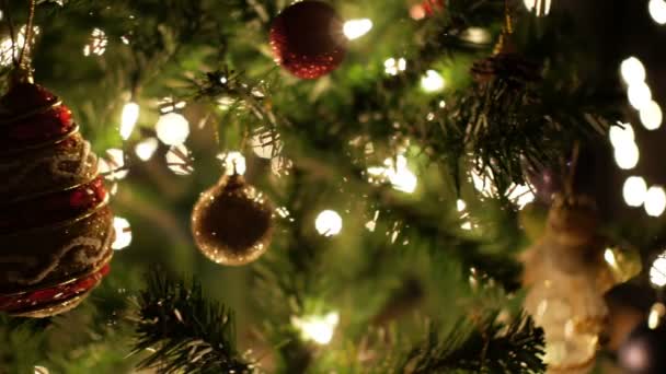 Slider Shot Christmas Ornaments Tree — Vídeos de Stock