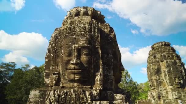 Ancient Stone Faces Bayon Temple Angkor Thom Siem Reap Cambodia — Vídeos de Stock