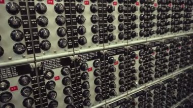 vintage analog anahtarları kontrol paneli