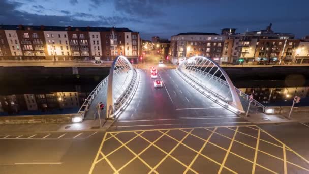 Timelapse Street Traffic Dusk James Joyce Bridge Dublin — Vídeo de Stock