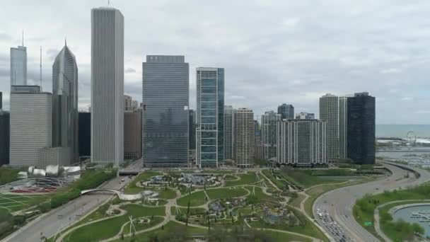 Aerial View Skyscrapers Millennium Park Chicago — Vídeos de Stock