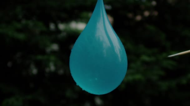 Arrow Puncturing Water Balloon Ultra Slow Motion — Video Stock