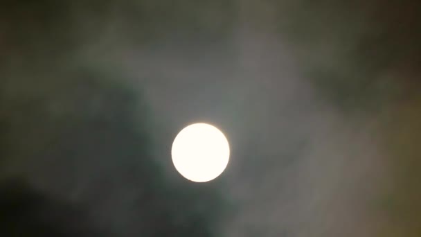 Місяць Хмарах Таємниця Нічного Неба Хмари Летять Перед Місяцем — стокове відео