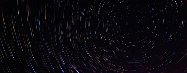 Звездные Следы Ночном Небе Длительной Экспозицией Линии Цветных Звёзд Движение — стоковое фото