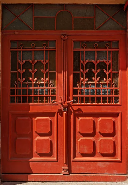 Old Wooden Red Door Metal Bars — Stock Photo, Image