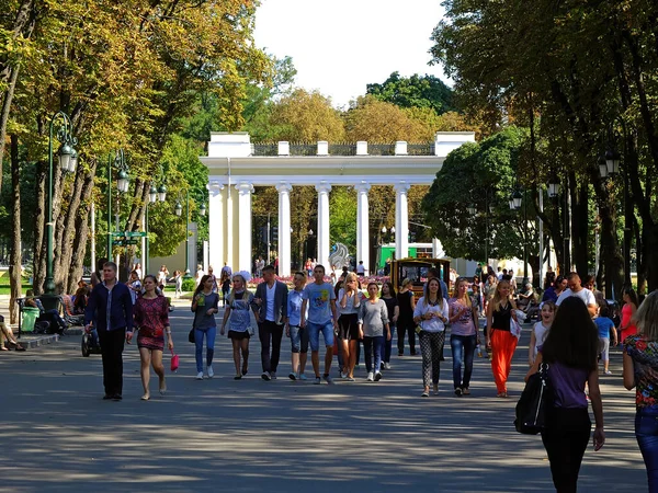 Cidade Kharkiv Ucrânia Setembro 2014 Beco Parque Cidade Com Muitas — Fotografia de Stock