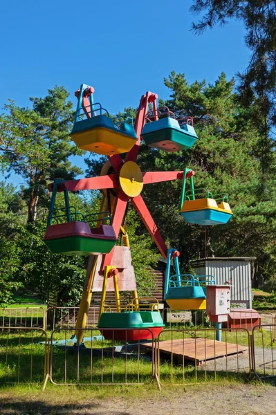 Atracción Antigua Parque Rueda Hurón Pequeña Para Niños — Foto de Stock