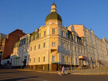 Kharkiv şehri, Ukrayna - 31 Temmuz 2014: Yakın tarihli restorasyondan sonra güzel mimarisi olan bir bina