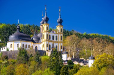 Mari Heimsuchung (Wallfahrtskirche Mari Heimsuchung), Almanya 'nın Bavyera eyaletinde Bavyera eyaletinde Balthasar Neumann tarafından tasarlanan bir barok ve rokoko.