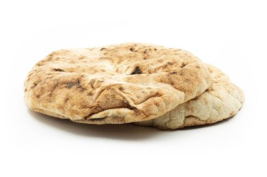 Beyaz arka planda geleneksel Cezayir ekmeği