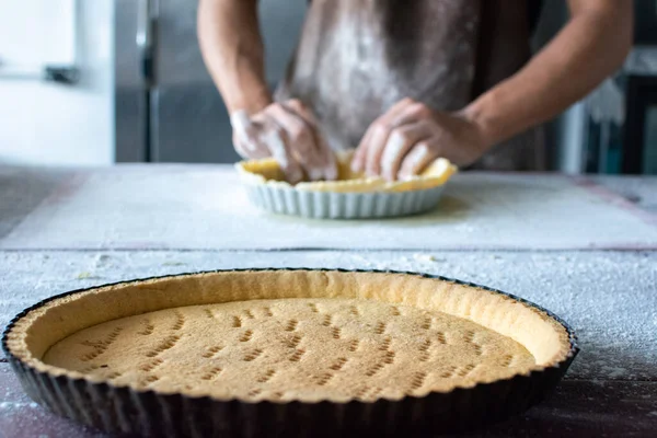 Preparing Macadamias Toffee Cake Kneading Spreading Dough Toffee Preparation Pastry — Stock Photo, Image