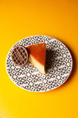 Turta. Quesillo. creme brulee. Süt ve yumurta tatlısı. Yumurtalı tart. Tatlı. Şeker.