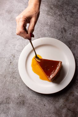 Turta. Quesillo. creme brulee. Süt ve yumurta tatlısı. Yumurtalı tart. Tatlı. Şeker.