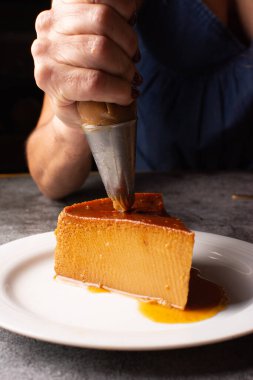 Turta. Quesillo. creme brulee. Süt ve yumurta tatlısı. Yumurtalı tart. Tatlı. Şeker.