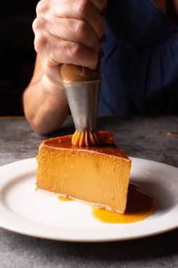 Turta. Quesillo. creme brulee. Süt ve yumurta tatlısı. Yumurtalı tart. Tatlı. Şeker.