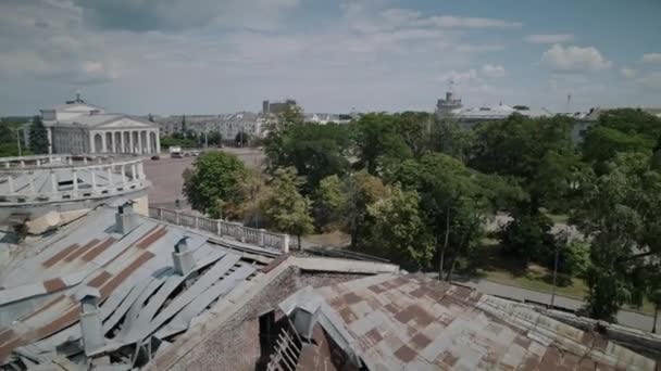 Filmación Aérea Del Edificio Del Teatro Destruido Después Ataque Con — Vídeos de Stock