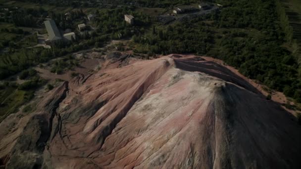 Aerial View Top Huge Waste Heap Udachnoe Mine — Stock video