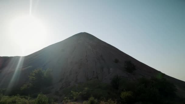 Sun Shines Top High Mountain — Stok Video